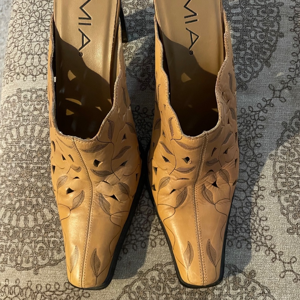 Mia tan leather heel mule - Picture 2 of 7